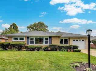 811 S Na Wa Ta Ave, Mount Prospect, IL