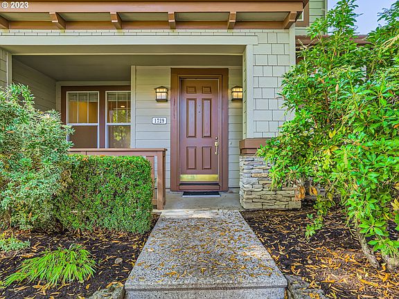5th image of 1729 NE 65th Ave
