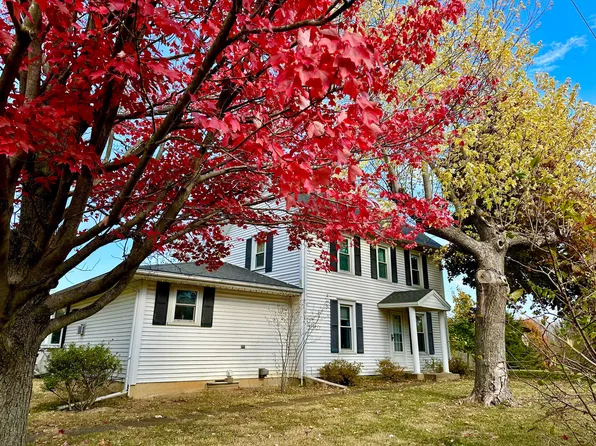 1184 State Route 10, Monticello, IL 61856