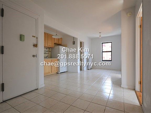 4th image of 117 Stanton St APT 8
