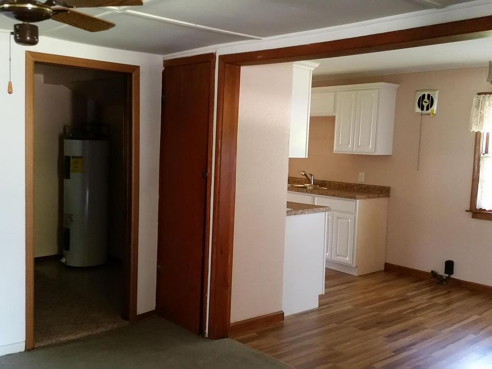 2nd image of 501 2nd St