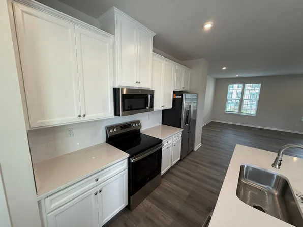 2159 Primm Farm Dr, Charlotte, NC 28216