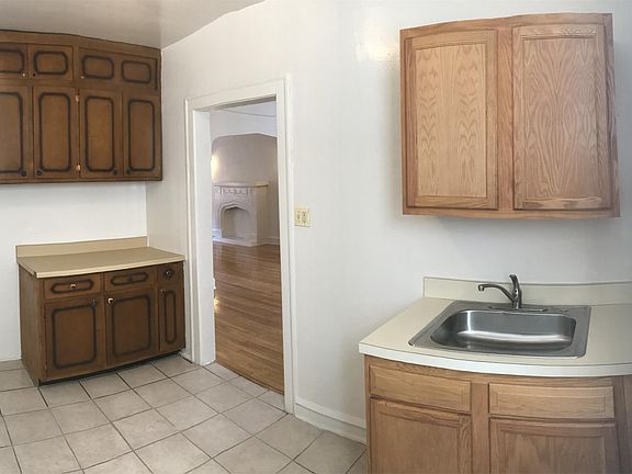 5th image of 1527 W 83rd St #3