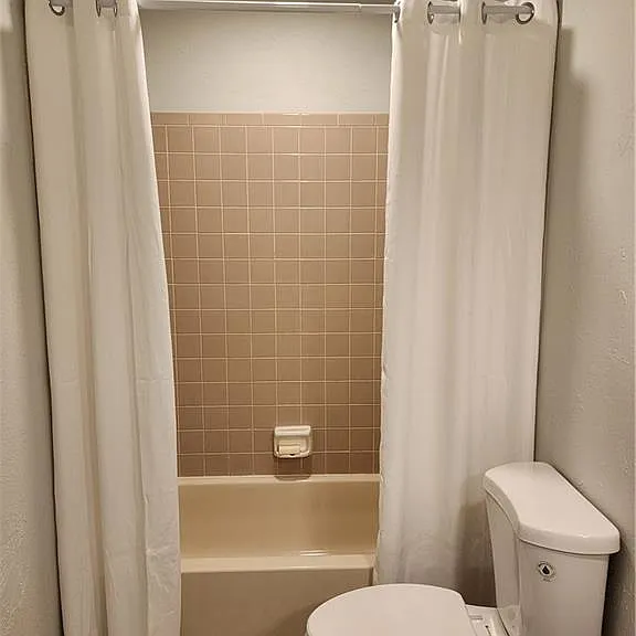 110 S Dearborn St #3 — Photo 9