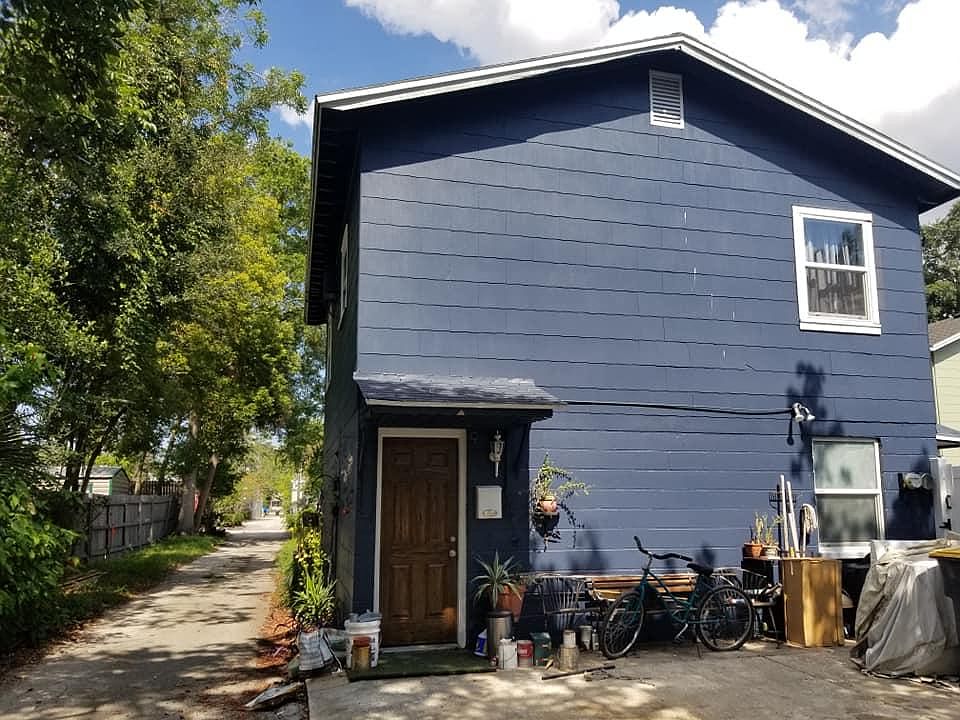 1st image of 921 Cedar St