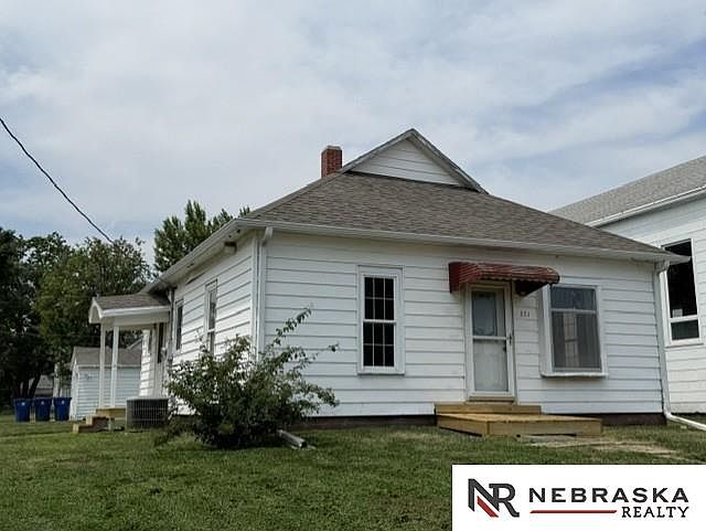 1st image of 221 Main St