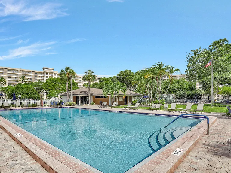 800 Cypress Blvd #204A — Photo 31