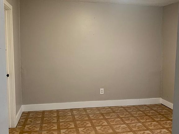 5th image of 32654 Menominee St #2