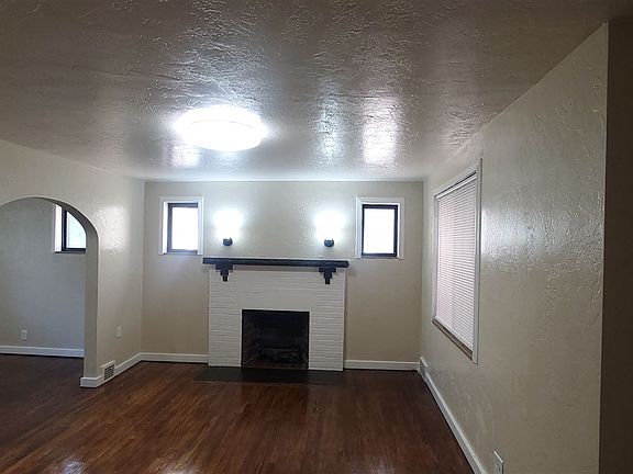 6423 Carver Living Room