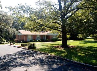 13814 Clayton Rd, Chesterfield, MO 63017