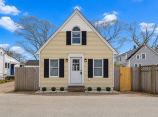 8 Cottage St, Wareham, MA 02571