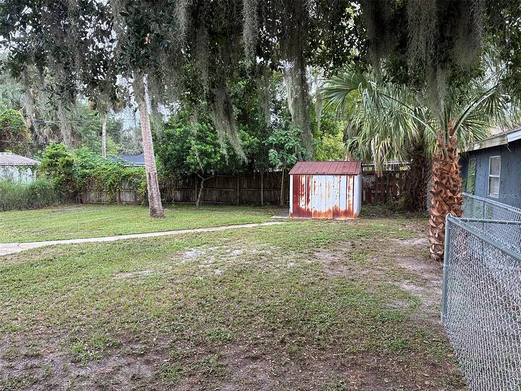 2 bed, 1.0 bath, 696 sqft, $1,200 — Photo 3