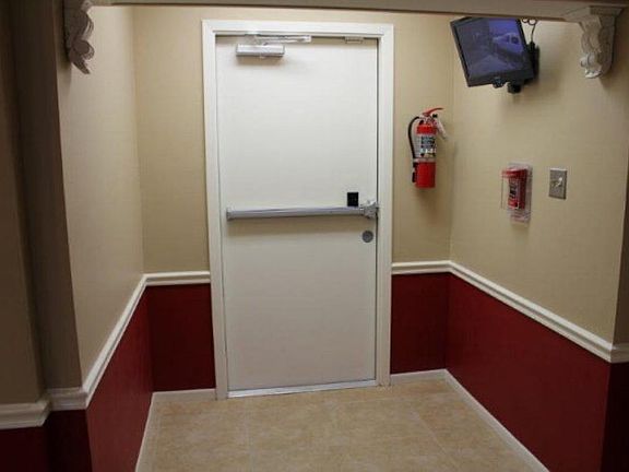 3rd image of 211 W May St