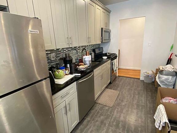 2nd image of 28-32 35th St #6E