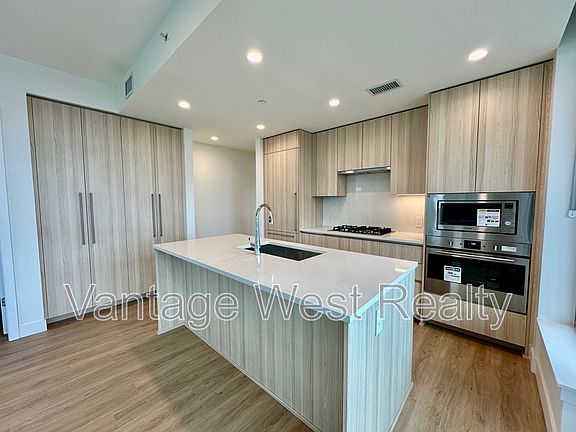 3rd image of 238 Leon Ave #1602