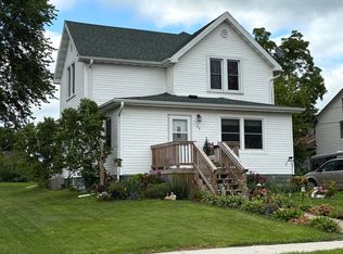 29 Temple Ave, Benton, WI 53803