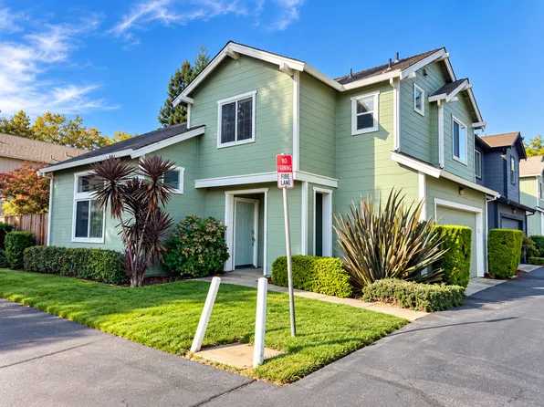 6310 Laguna Mirage Ln, Elk Grove, CA 95758