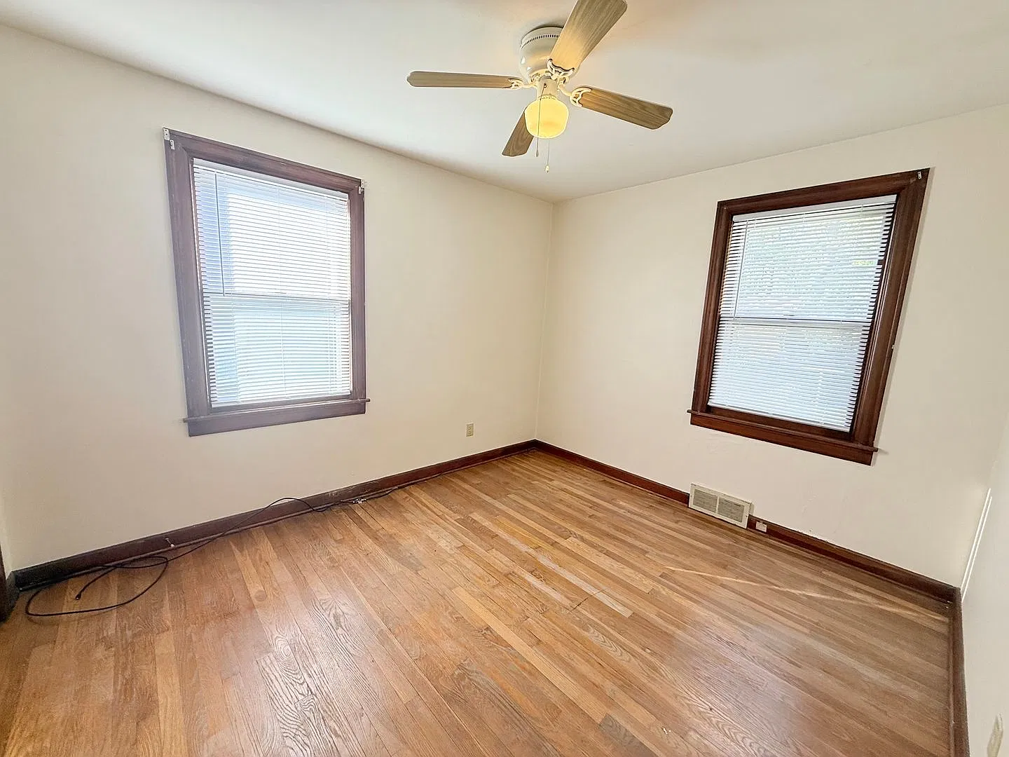 Charming 2-Bedroom Home with Fenced Yard & Detached Garage — Photo 4