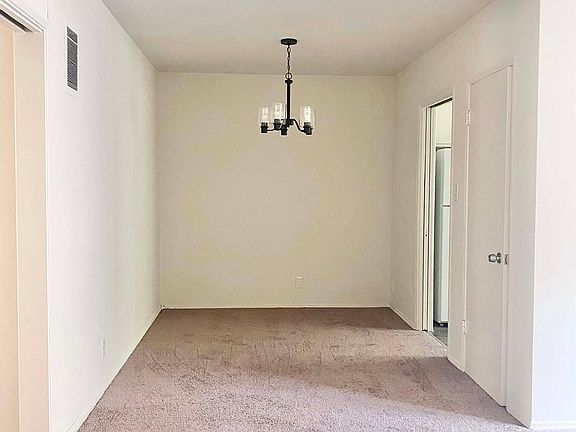 3rd image of 208 S Mariposa Ave #6