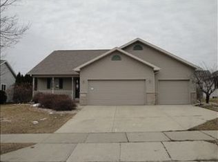 589 N Heatherstone Dr, Sun Prairie, WI 53590