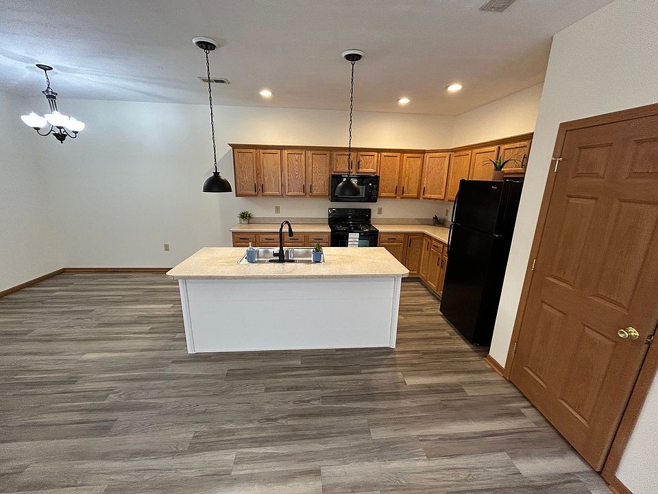 1st image of 1522 Williamsburg Pl Unit A
