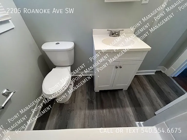 2205 Roanoke Ave SW — Photo 7