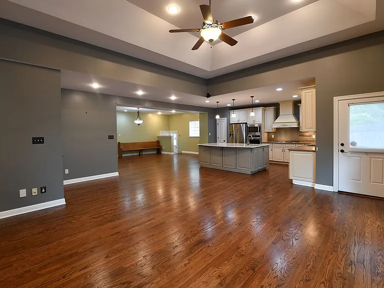 106 Manlyn Dr — Photo 10