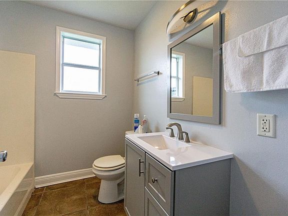 5th image of 4623 Majestic Oaks Dr