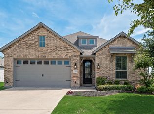330 Windsor St, Waxahachie, TX 75165