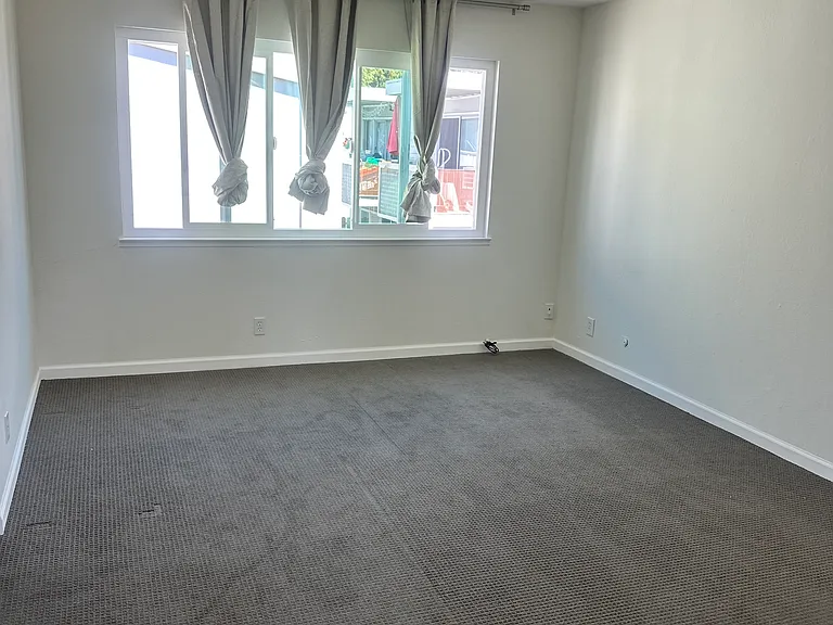 MADISON APARTMENT — Photo 6