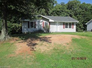 177 Sparrow Rd, Eden, NC 27288