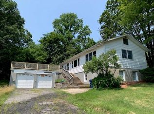 25 Brookside Rd, Mahopac, NY 10541