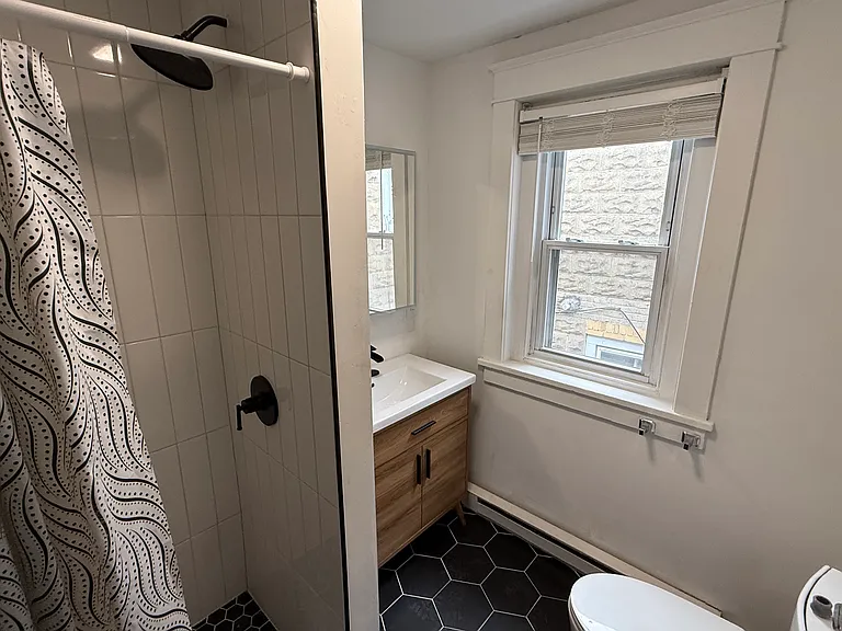 437 Montclair Ave — Photo 8