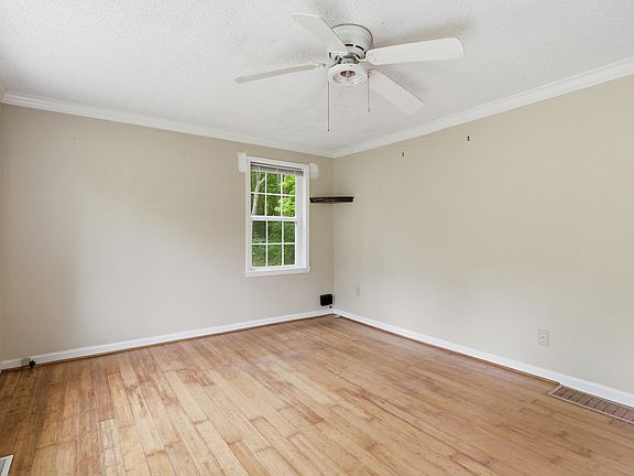 2nd image of 231 Ford Ln