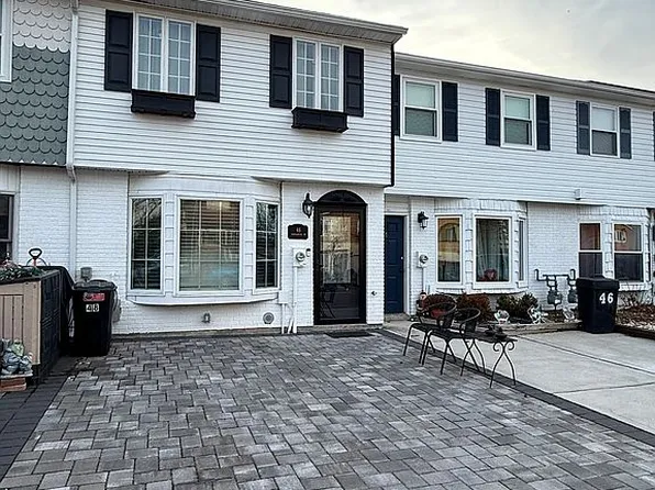 48 Sandalwood Dr, Staten Island, NY 10308