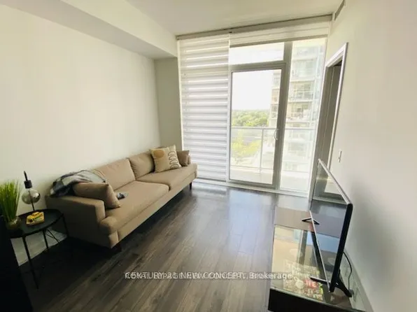 33 Helendale Ave #701, Toronto, ON M4R 0A4
