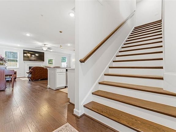 5th image of 1004 Rohner Way