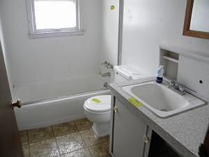 5th image of 643 Leavens Ave