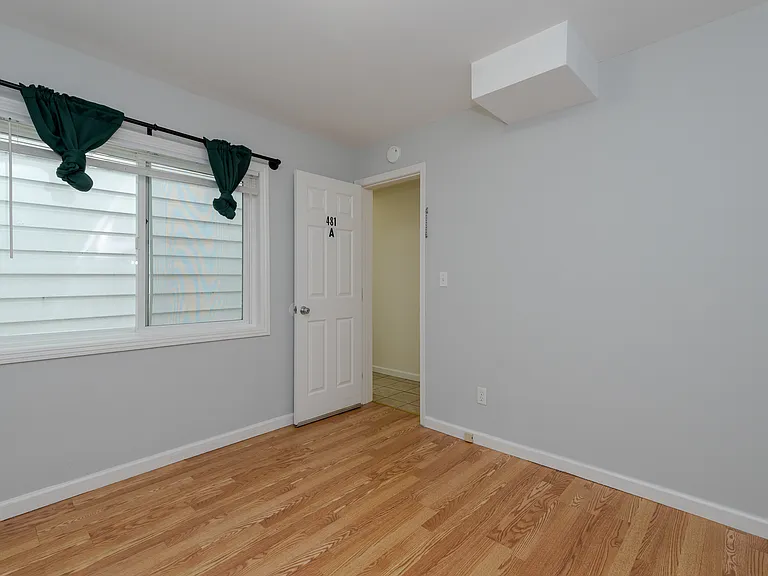 481 Monterey Blvd #A — Photo 5