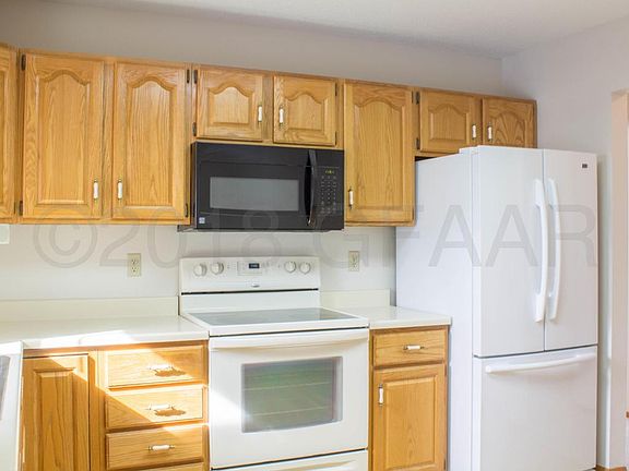 4th image of 613 Plain Hills Dr