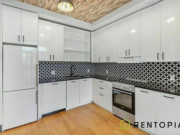 4th image of 890 Bushwick Ave #205
