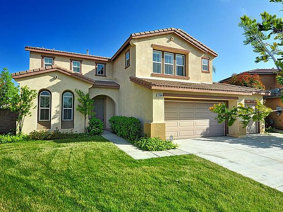 3rd image of 37998 Palomera Ln