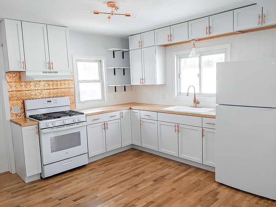 1st image of 3084 Harley St