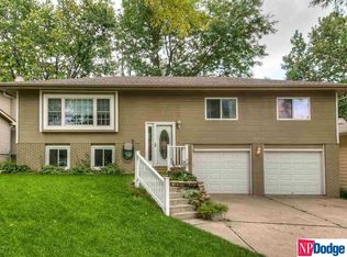 15031 Douglas Cir, Omaha, NE 68154