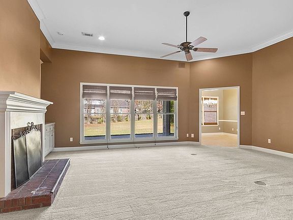 3rd image of 5921 Bradford Ln