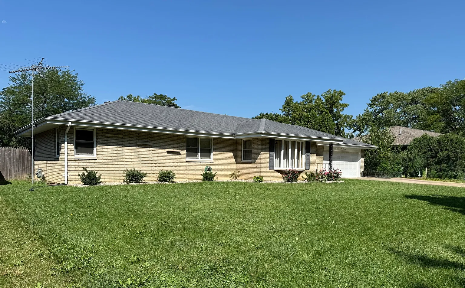 517 Terry Dr photo 1