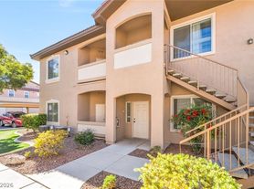 2305 W Horizon Ridge Pkwy