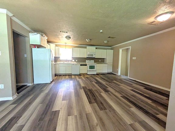 3rd image of 8749 Cedar Dr