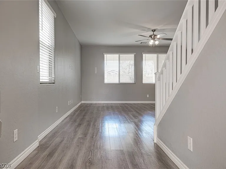 12321 Silvana St — Photo 5