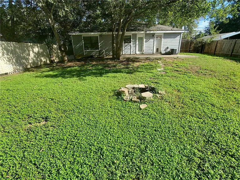 1605 Post Rd — Photo 9
